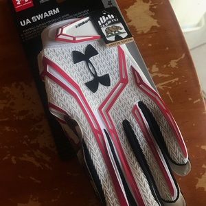 Under Armour Football Gloves Swarm “California”